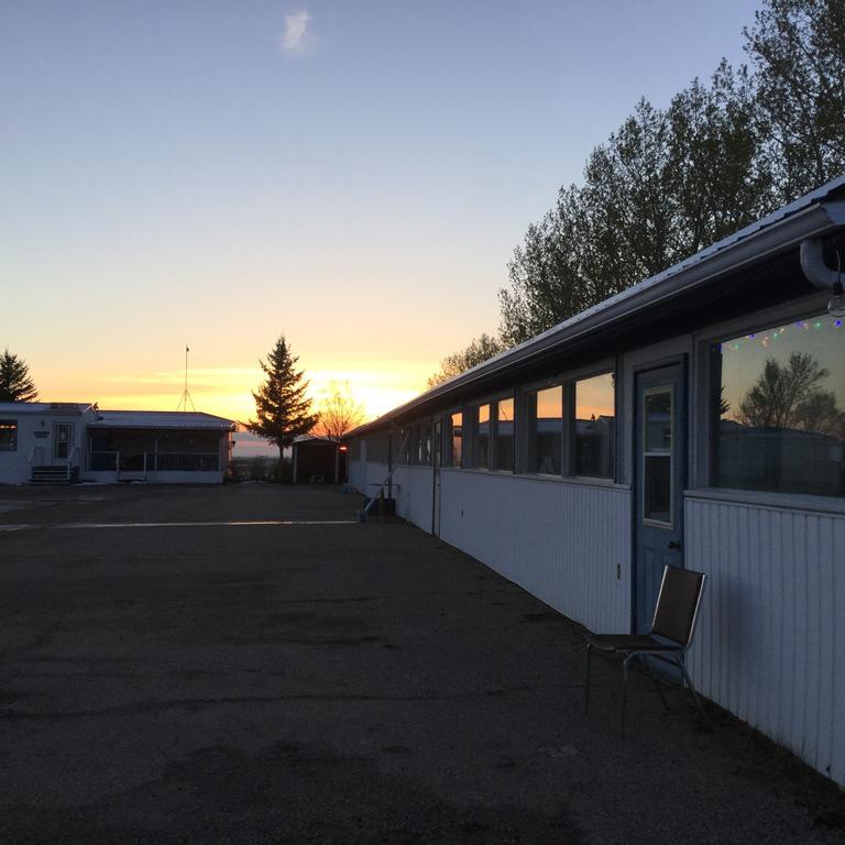Raval Paradise Motel And Rv Park Youngstown 外观 照片