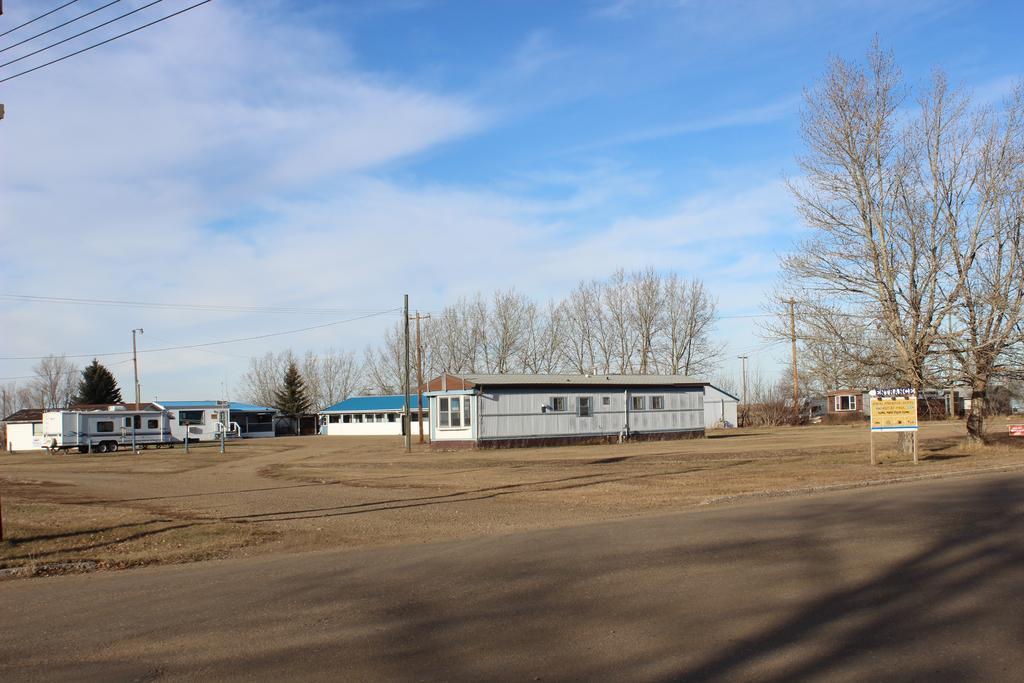 Raval Paradise Motel And Rv Park Youngstown 外观 照片