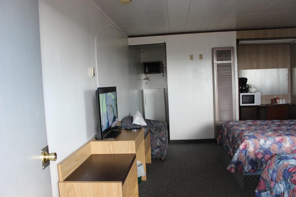 Raval Paradise Motel And Rv Park Youngstown 外观 照片