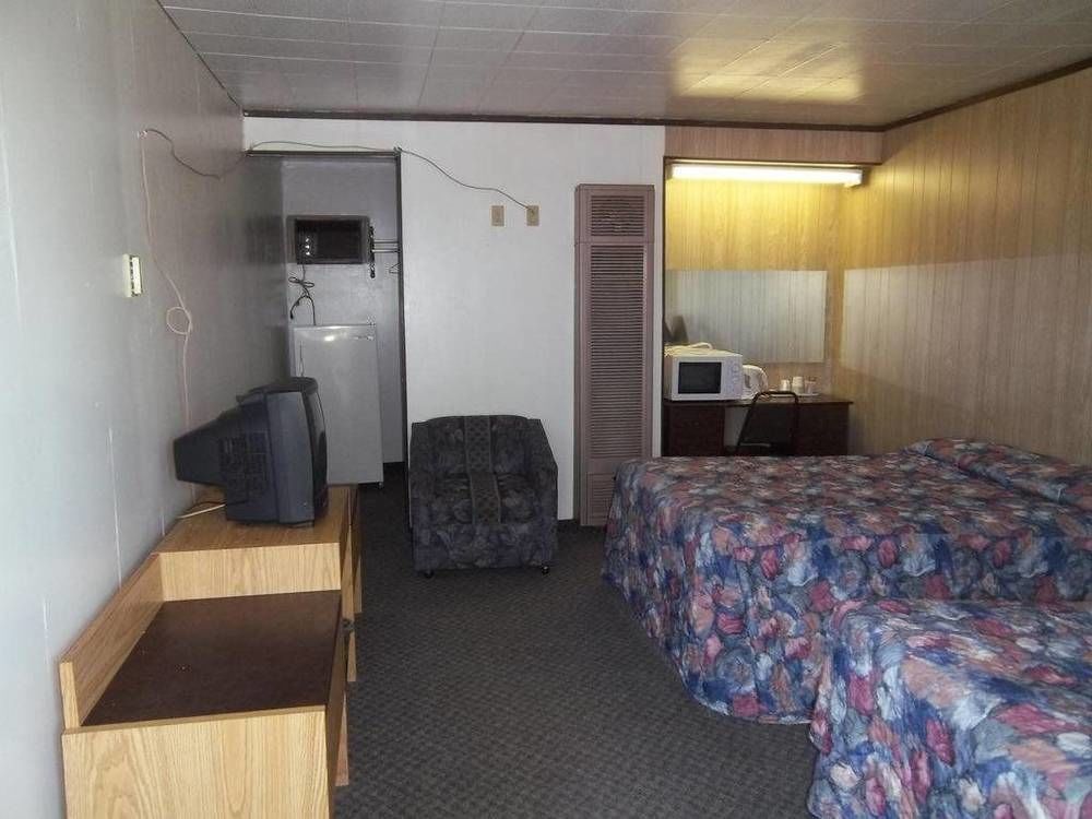 Raval Paradise Motel And Rv Park Youngstown 外观 照片