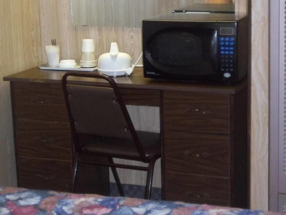 Raval Paradise Motel And Rv Park Youngstown 外观 照片