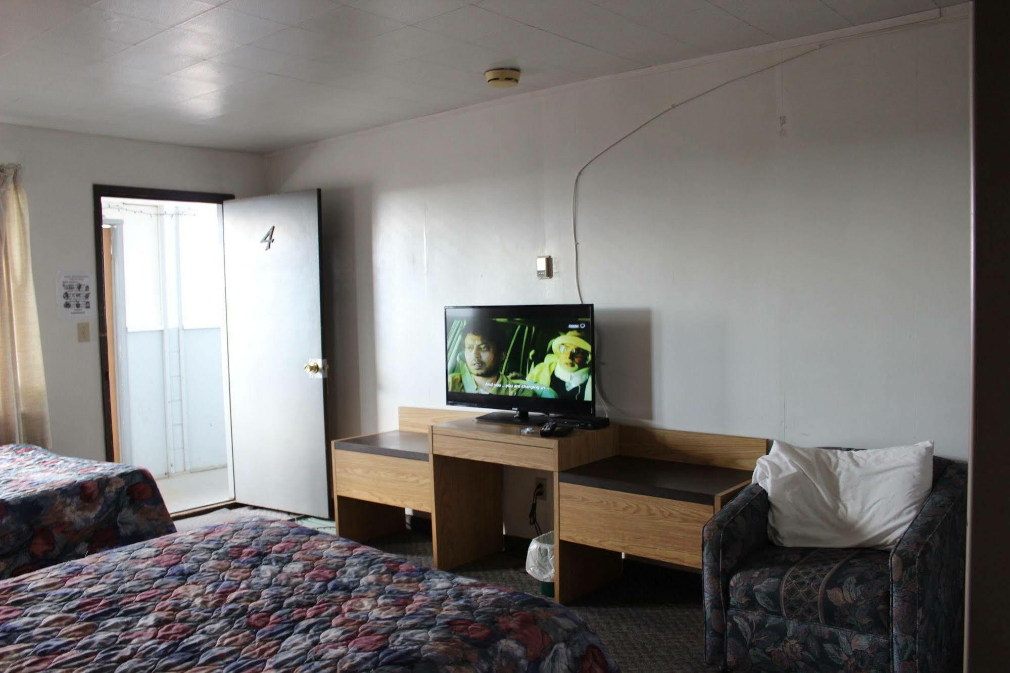 Raval Paradise Motel And Rv Park Youngstown 外观 照片