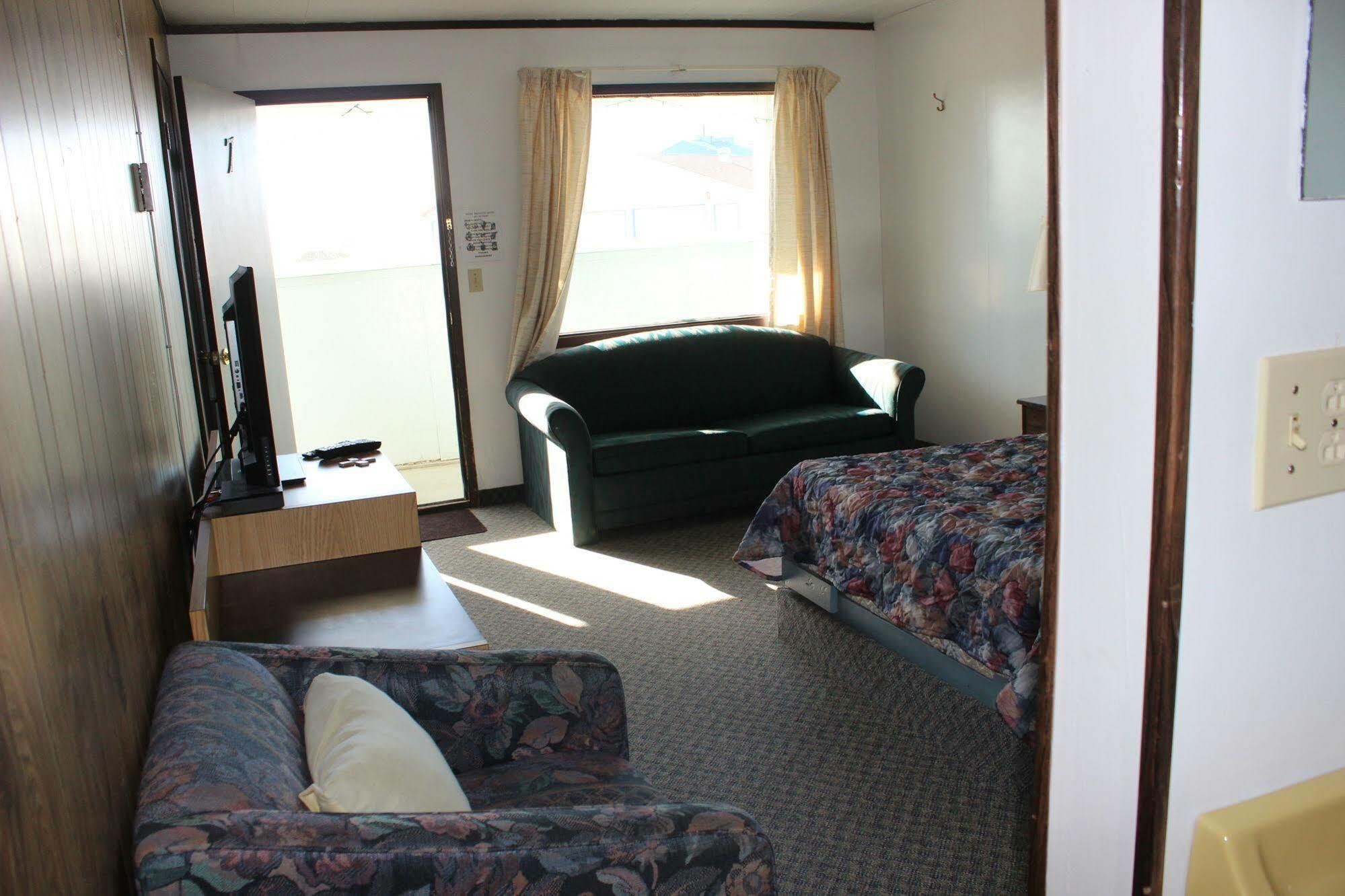 Raval Paradise Motel And Rv Park Youngstown 外观 照片